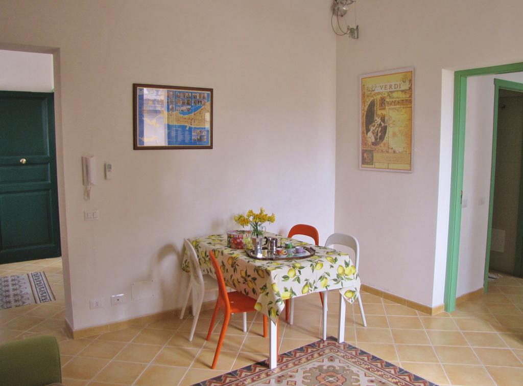 Appartamenti Residence Nonna Lucia ตราปานี ภายนอก รูปภาพ